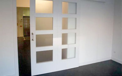 Puertas correderas, espacio e integración